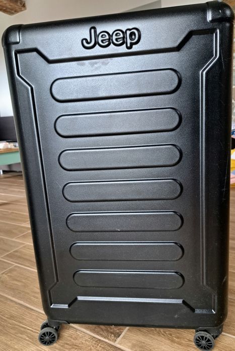 Твърд куфар Jeep 71см