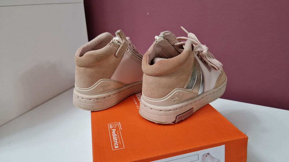 Adidasi biomecanics nr 25