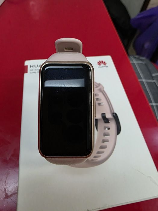 Фитнес браслет  Huawei Bend 6