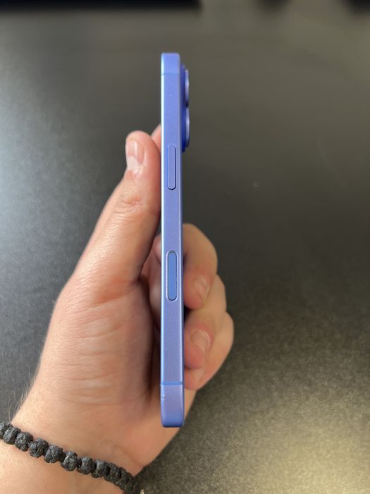 iPhone 16 128GB Ultramarine