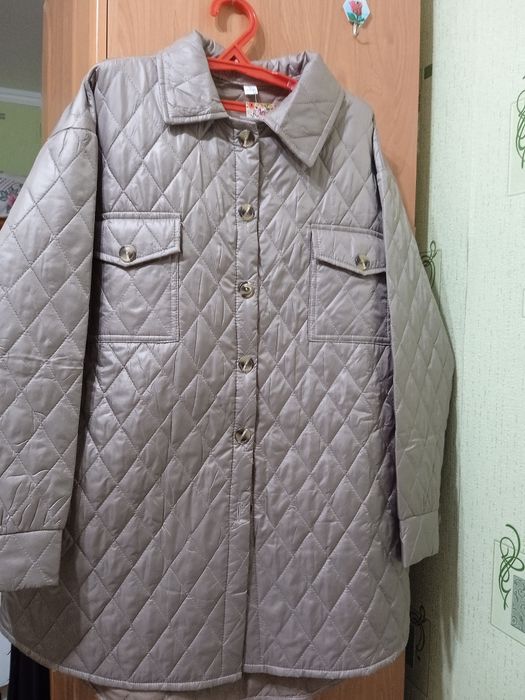 Продам женскую куртку