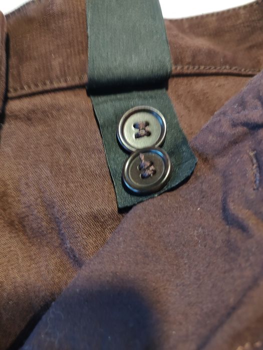 Pantaloni COS damă, mărimea 38, culoare burgund, stare excelentă.