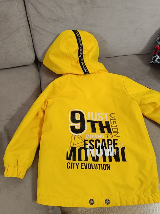 Продам куртку 110