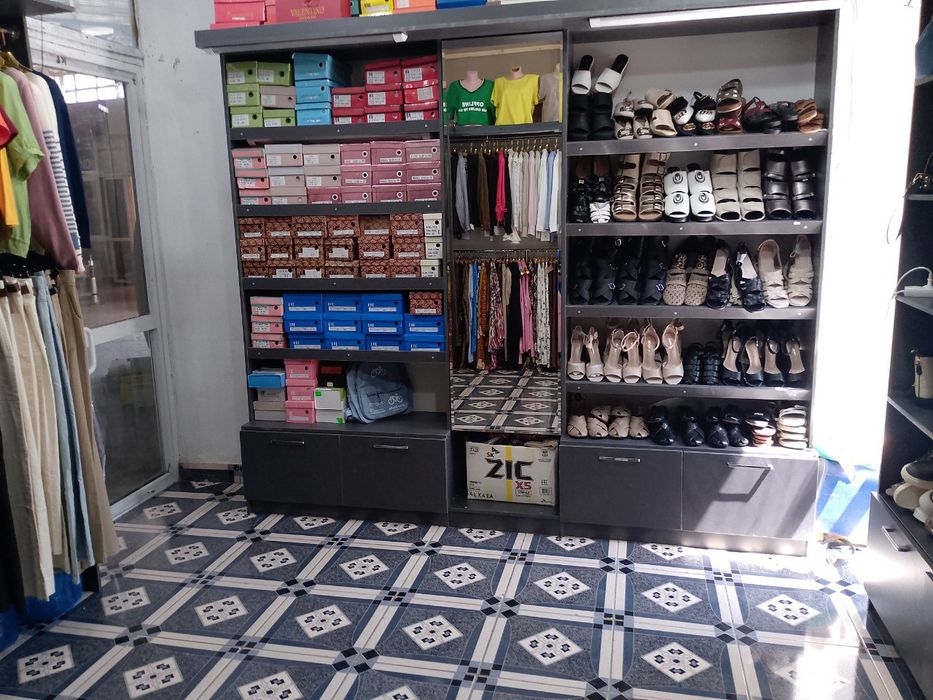 Магазин сотилади 9 бозор главный праход