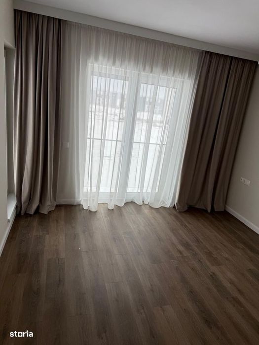 Apartament cu 3 camere,balcon, complet mobilat si utilat