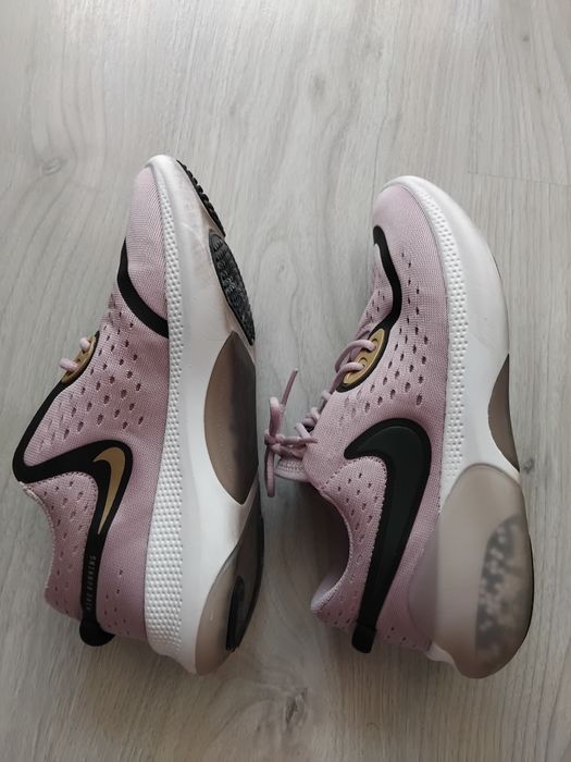 Adidasi nike 37,5