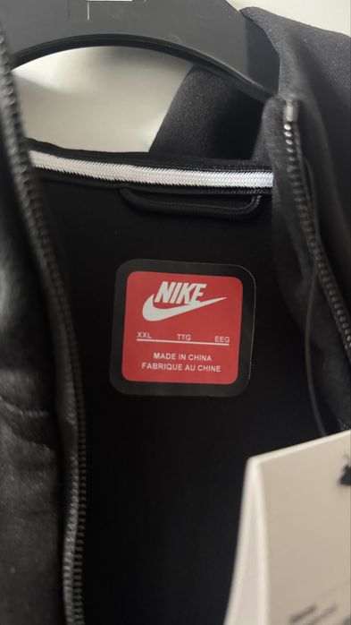 Nike tech fleece 2xl