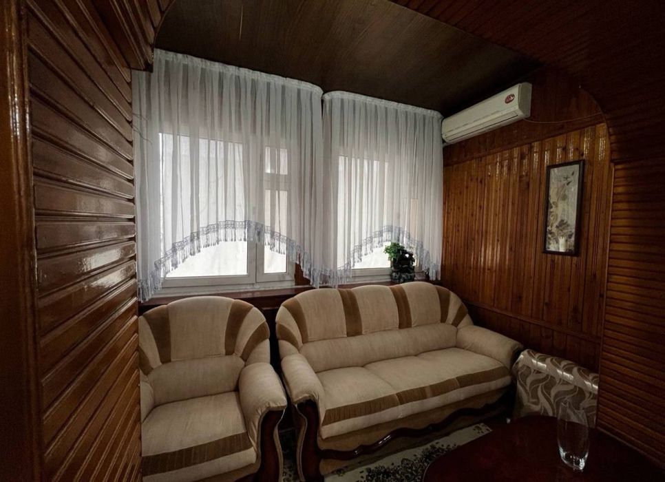 Юнусабад 19кв 3/3/5 Балкон: 2*6