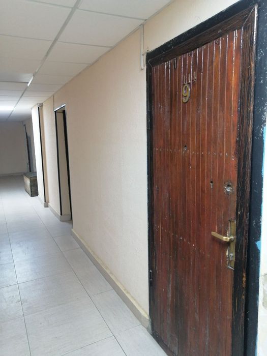 Квартира сотилади бывший общежитие