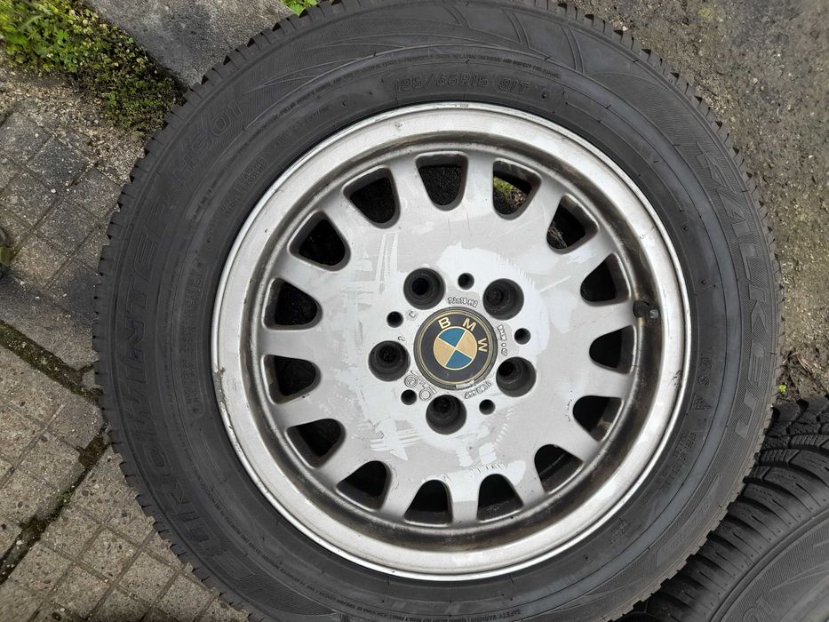 Продава оригинални алуминиеви джанти с гуми,BMW,15 цола