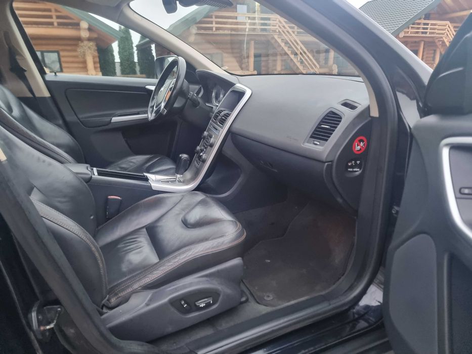 VOLVO XC60 D5 Awd  Xenon / Piele / Navigatie / Automata