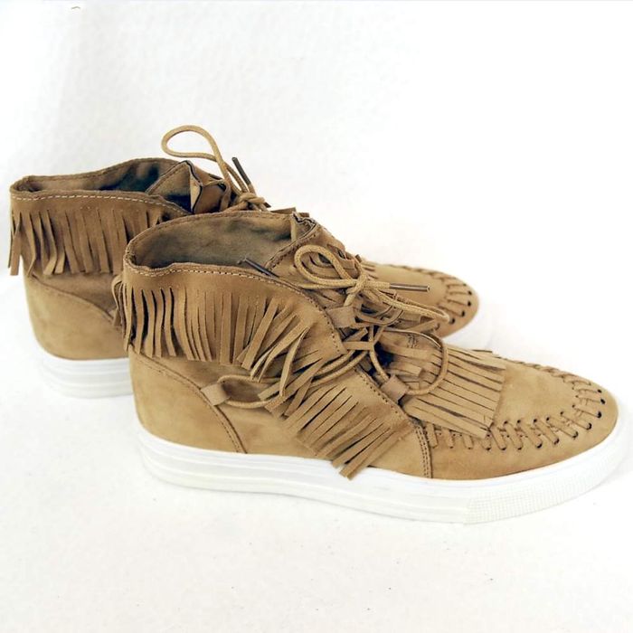 Дамски кецове от велур на ресни