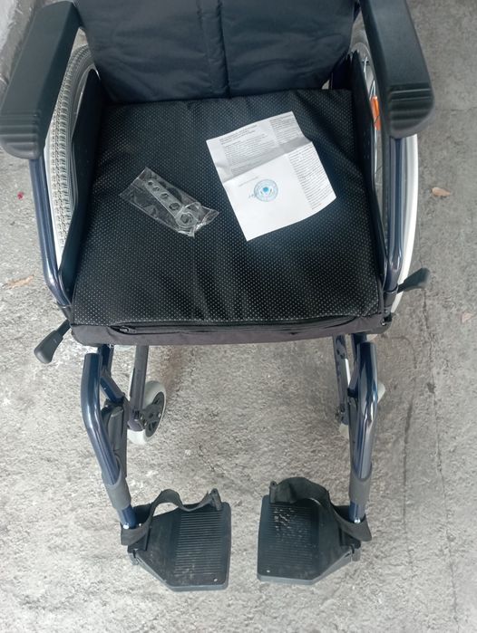 Продам инвалидную коляску новую.