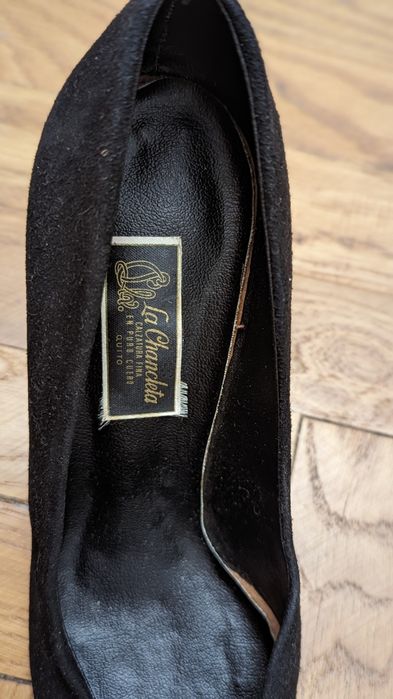 2 пары женских туфлей