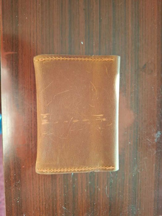 Мек ръчно изработен портфейл от естествена телешка кожа