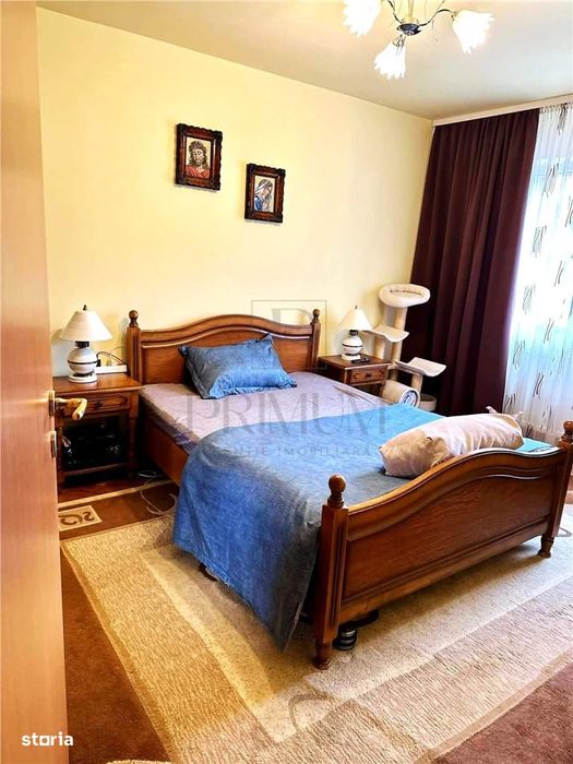 Dambovita - Etaj 3 Lift - 3 Camere - Decomandat - Centrala Proprie - B