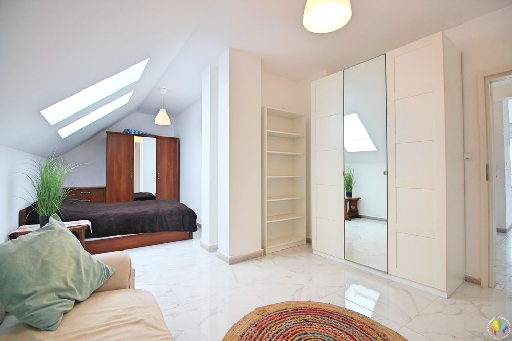 Дава се под наем Многостаен апартамент в Бургас, Център - 150 кв.м за 1200 € - Снимка #13