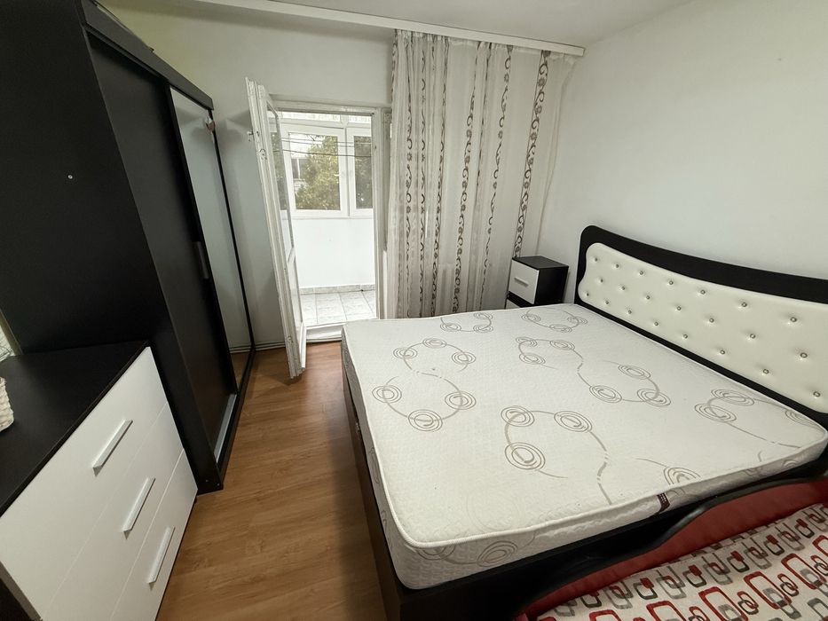Vând apartament 3 Camere Decomandat NEGOCIABIL