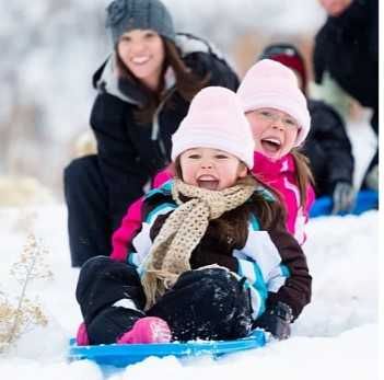Детска пластмасова шейна с въже