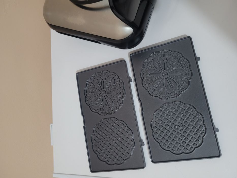 Продам вафельницу 7в1