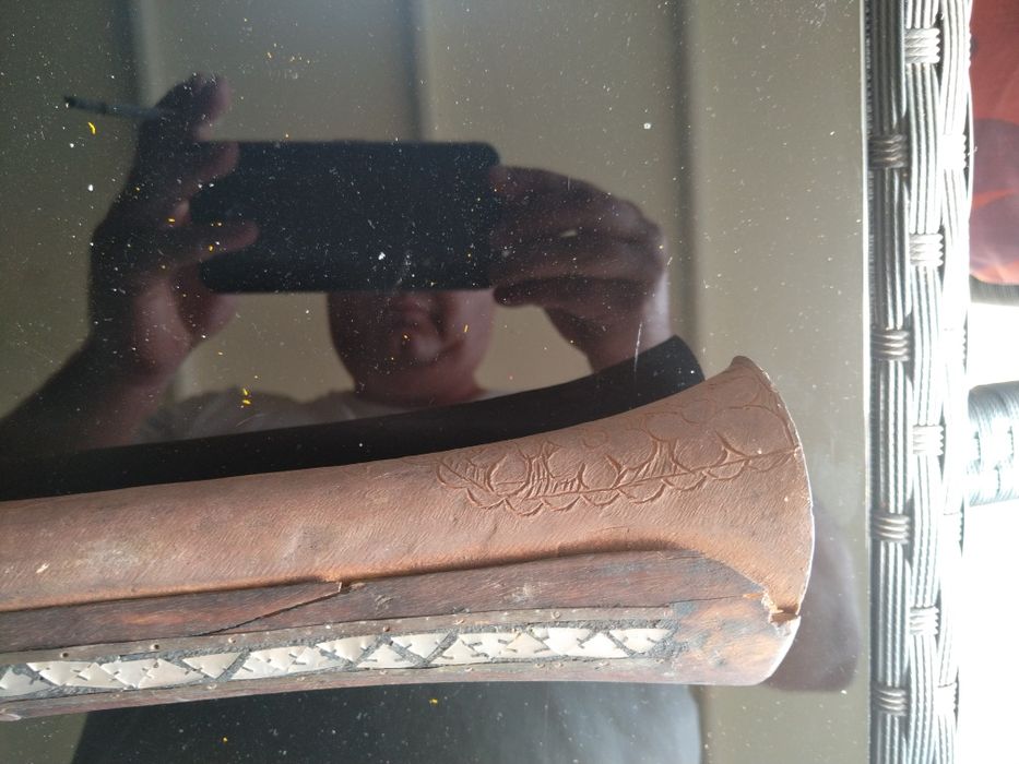 Продавам антикварен Хайдушки Тромблон със седеф и бронзов обков Уникат