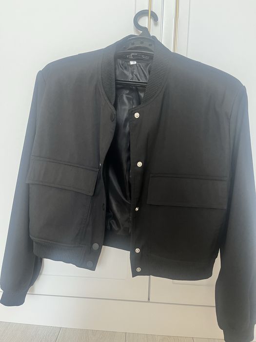 Продам бомбер Zara