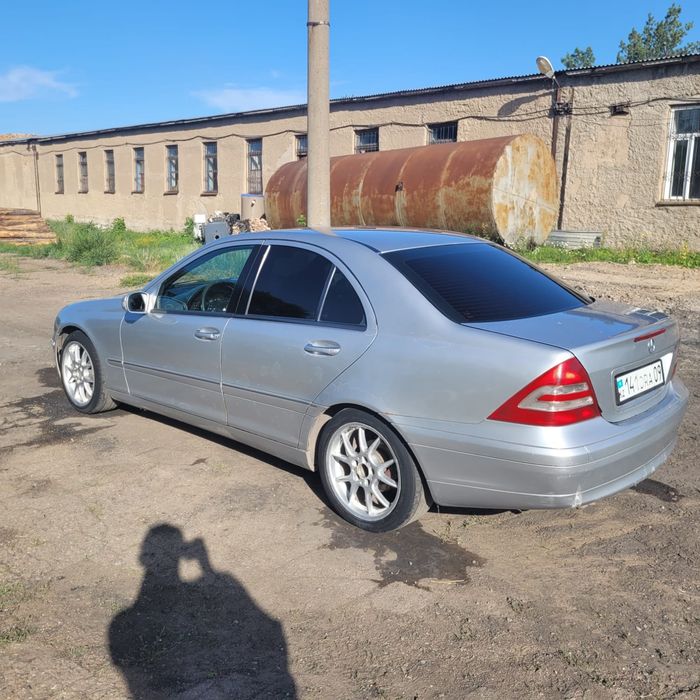 Продаю мерседес срочно