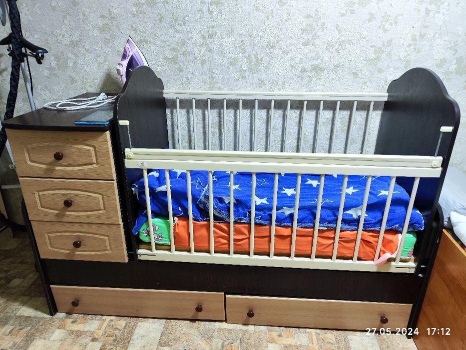 Продам детскую кроватку