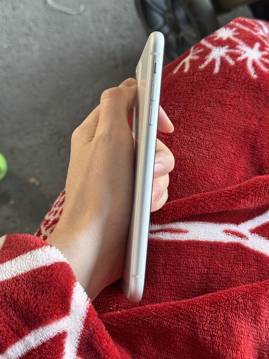iPhone 11 белый 128гб