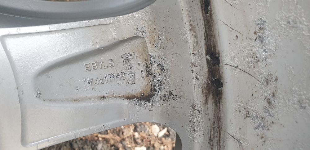 4Roti Alu Volvo V70 215/50/17 VREDESTEIN M+S imp.Germ.