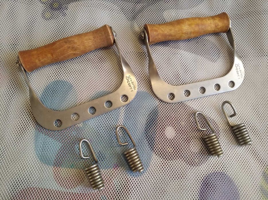 Эспандер и ручки.