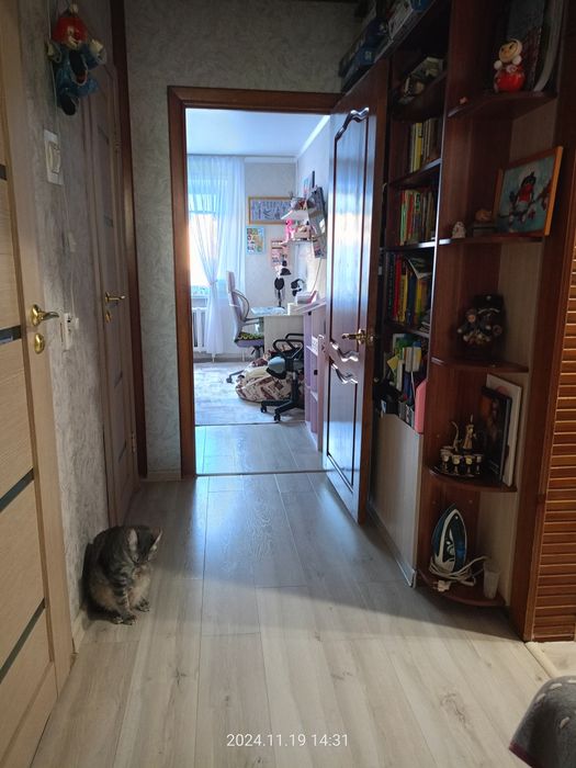 Продам 3- ëх комнатную квартиру