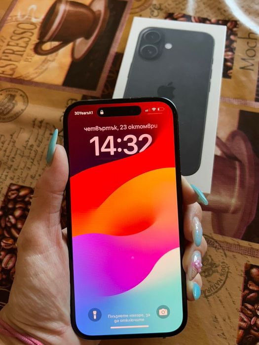 iPhone 16 - с кутия и оригинално зарядно
