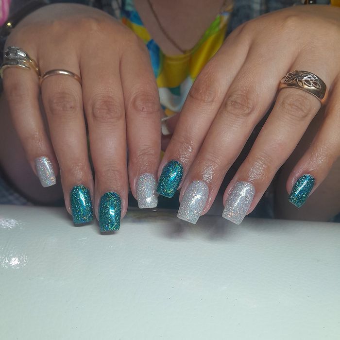 Маникюр и наращивание ногтей