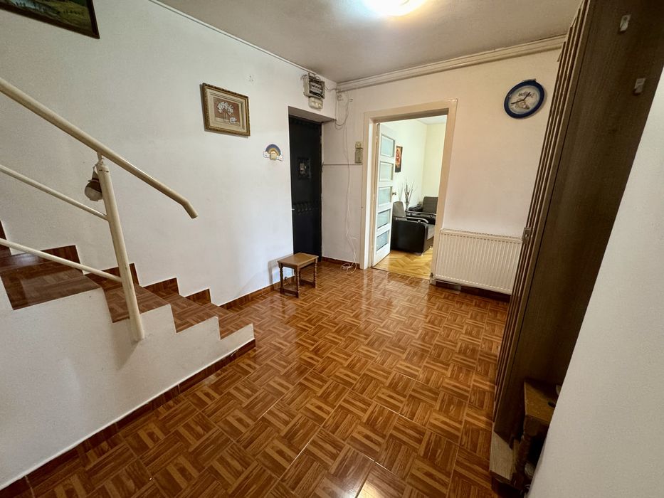 Apartament DUPLEX 4 camere CENTRAL,2 băi,2 locuri de parcare,terasă