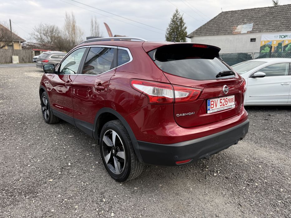 Nissan Qashqai  Tekna / xtronic / line assist / panoramic / automat