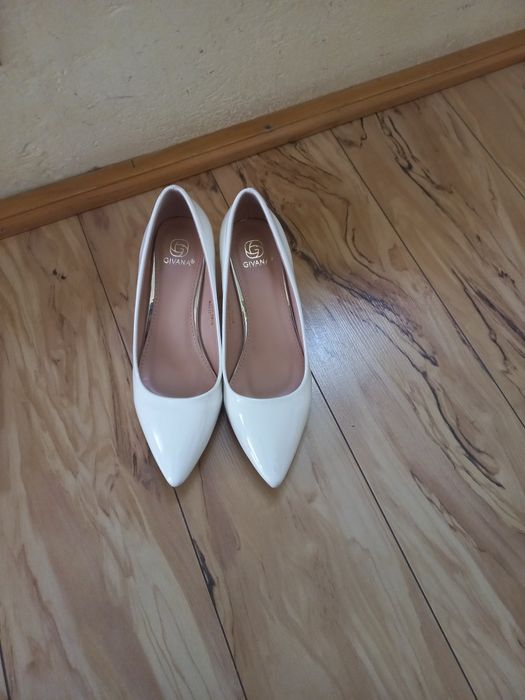 Pantofi damă noi