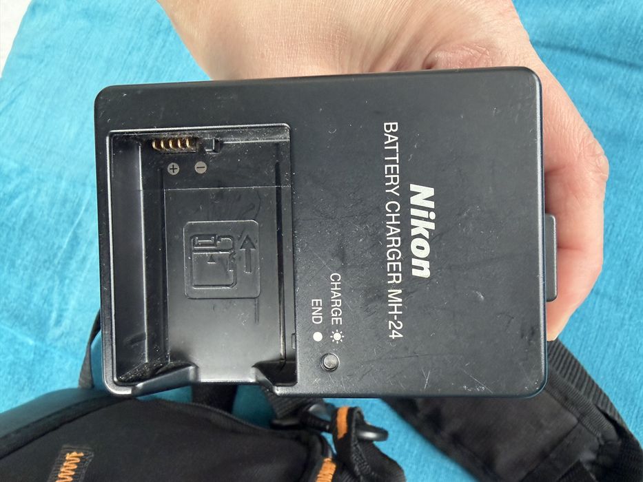 Фотоапарат Nikon D3100 с обектив 18/55