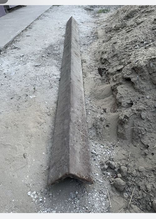 Уголок.