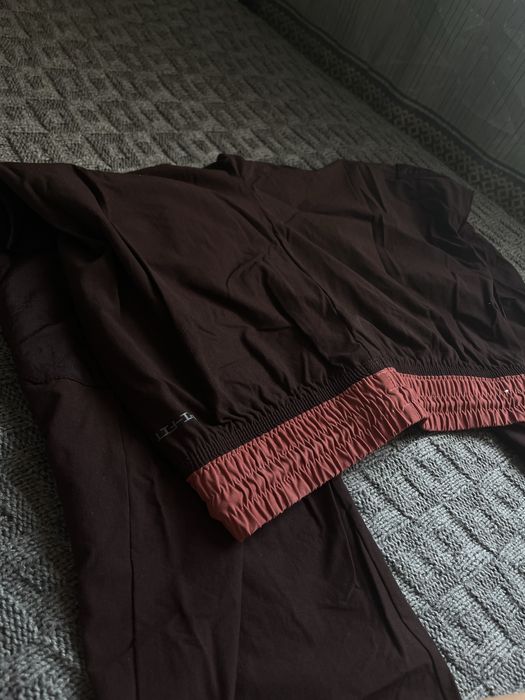 Дълъг панталон Nike.