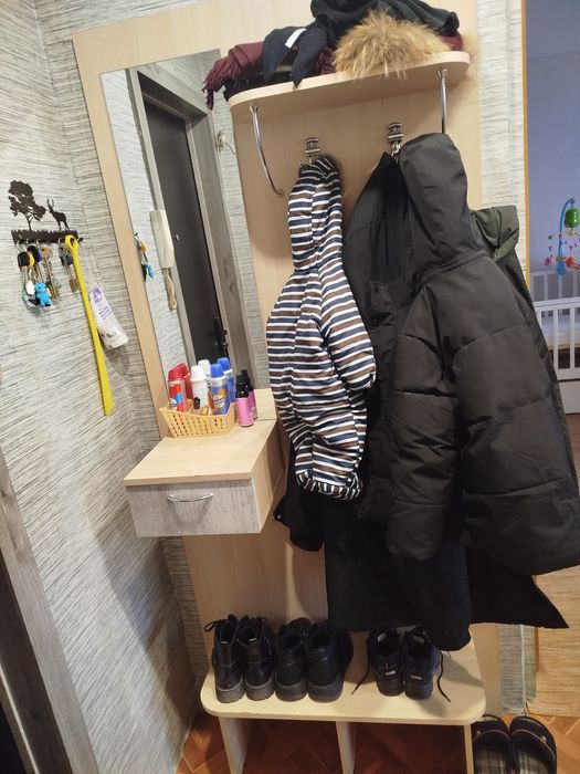 Продам прихожую срочно