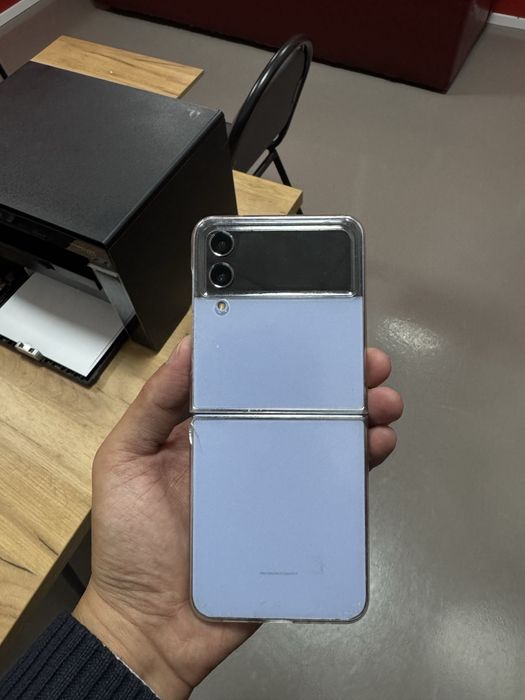 Samsung Galaxy Z Flip 4