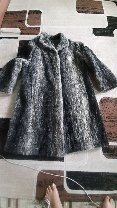 Шуба каракуль очень теплая и красивая