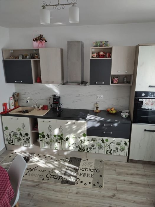 Vand casa 3 dormitoare, living, bucătărie. Intrare Popricani case noi.