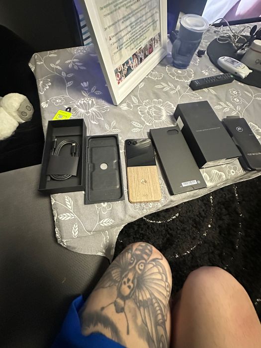 Мобилен  Телефон  Моторола Razr  60 ULTRA 5G 16/512GB  цвят дърво