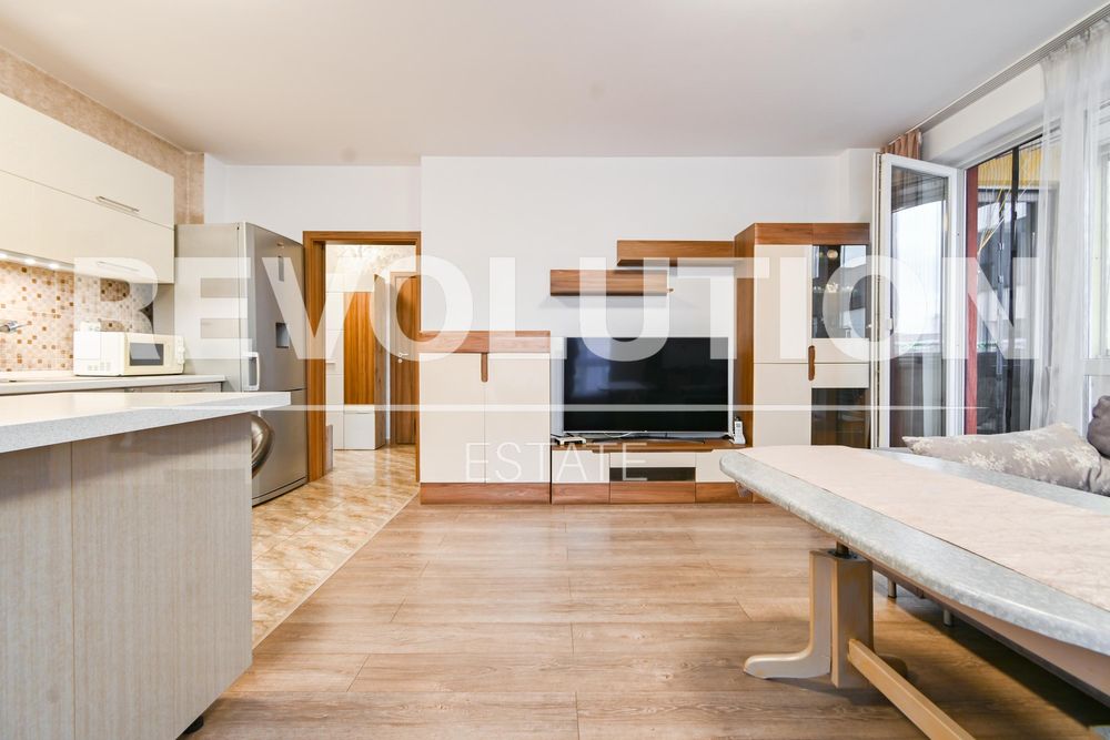 Дава се под наем Тристаен апартамент в София, Дружба 1 - 108 кв.м за 800 € - Снимка #2