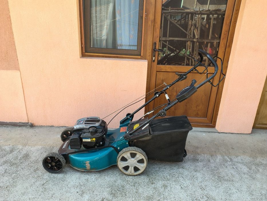 Mașină de tuns iarba Makita 675CX Cu Autopropulsie