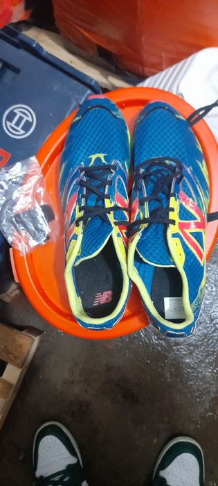 New Balance  cu crampoane fier 47
