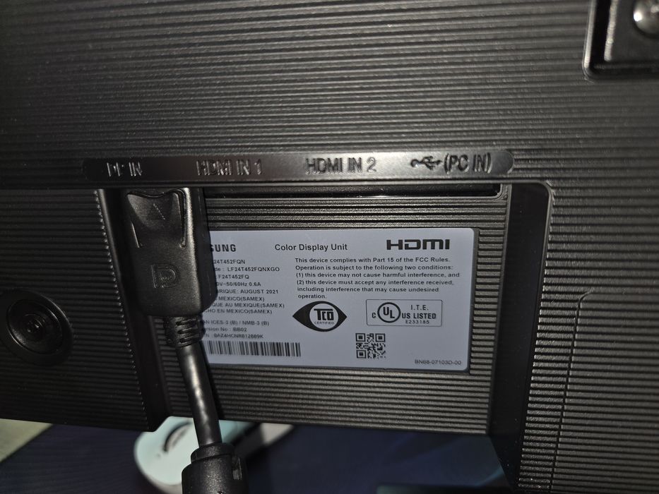 Продам мониторы компьютер и колонки