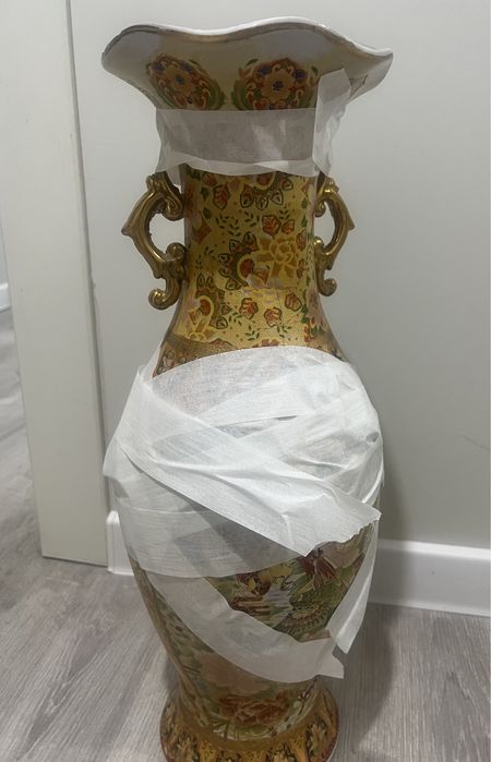 Срочно! Очень красивая ваза .